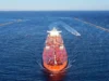O défice comercial dos EUA diminuiu em Abril com o aumento das exportações de petróleo