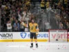 O vencedor duplo de Shea Theodore salva Golden Knights após queda de 4 gols e dá a eles uma vantagem de 2-1