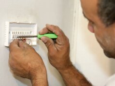 Sim, você pode instalar seu próprio termostato inteligente. Veja como