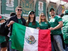 A estrela da Copa do Mundo é um pato com uma minúscula camisa do México