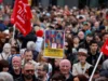Milhares se reúnem para manifestação anti-racismo em Belfast após desordem