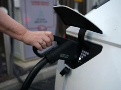 Meta de venda de carros elétricos no Reino Unido deve ser enfraquecida