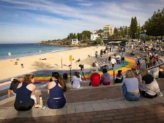 Mulher gravemente ferida em ataque de tubarão na praia de Coogee, em Sydney