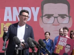 Lammy apoiará o ‘resiliente’ Starmer em qualquer corrida de liderança enquanto o PM promete ‘lutar’