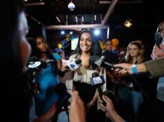 É baixo vs. Pratt: Os primeiros resultados das eleições para prefeito de Los Angeles se inclinam para o atual vilão de ‘Hills’ no outono