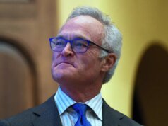 Scott Pelley se torna pessoal e meio poético; Obrigado aos fãs após a filmagem de ’60 minutos’: “Tão profundamente grato”
