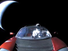 Supostamente, a revelação de um Tesla flutuante não foi cancelada. Apenas adiado para agosto